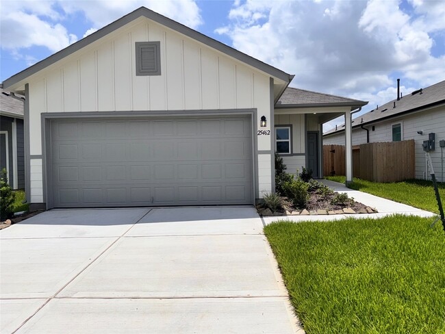 Building Photo - 25462 Multiflora Dr