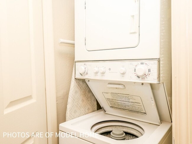 Photo - 905 Park Lane