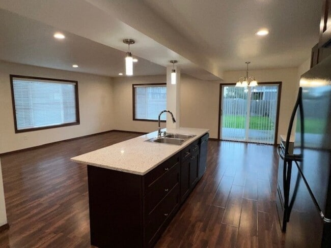 Building Photo - 2025 Aaron Dr Rental