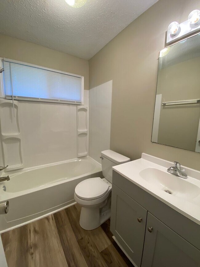 Photo - 115/117 Jockey Club Dr Unit 117