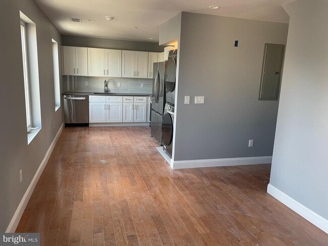 Photo - 2615 Latona St
