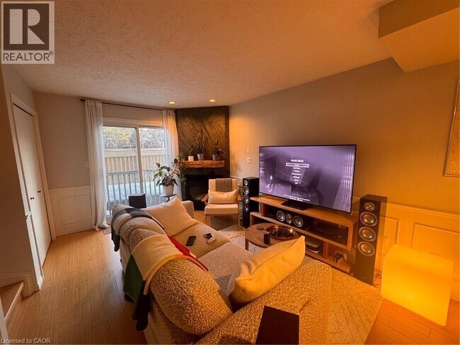 Photo - 465 Beechwood Pl