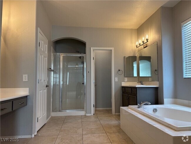Building Photo - 4912 Capo Gallo St Rental