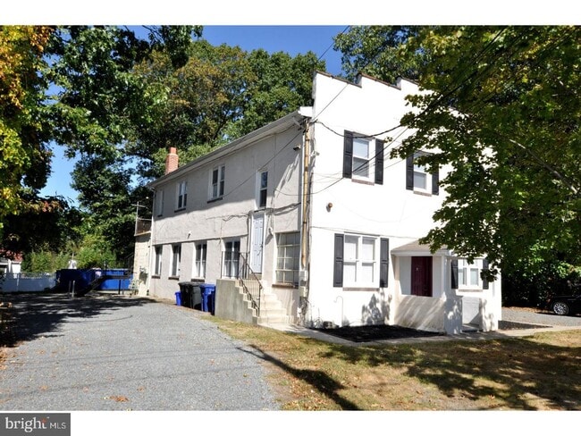 Building Photo - 2221 Marne Hwy Unit 2B-2B Rental
