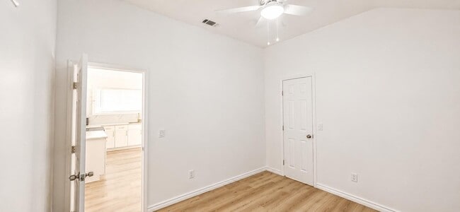 Photo - 1808 W Long St