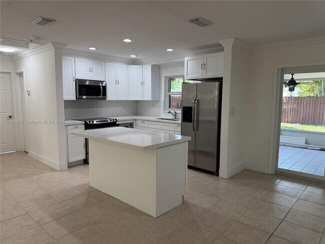Photo - 5122 SW 92nd Ter