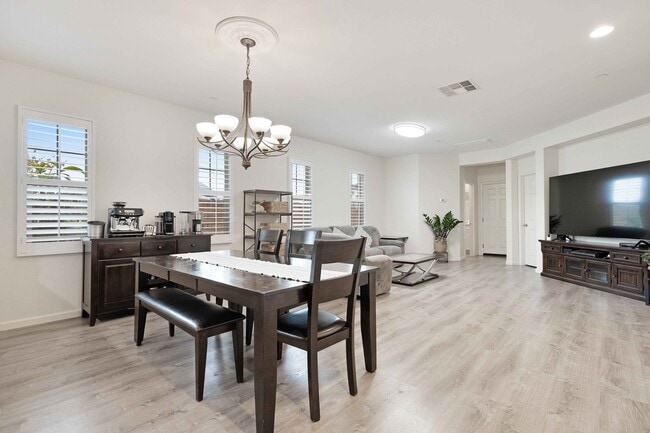 Building Photo - 1224 Los Olivos Street