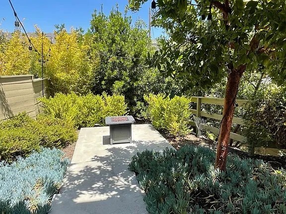 Photo - 3098 Rockview Pl