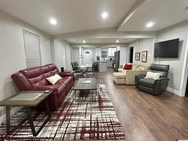 Photo - 4010 Chapman St