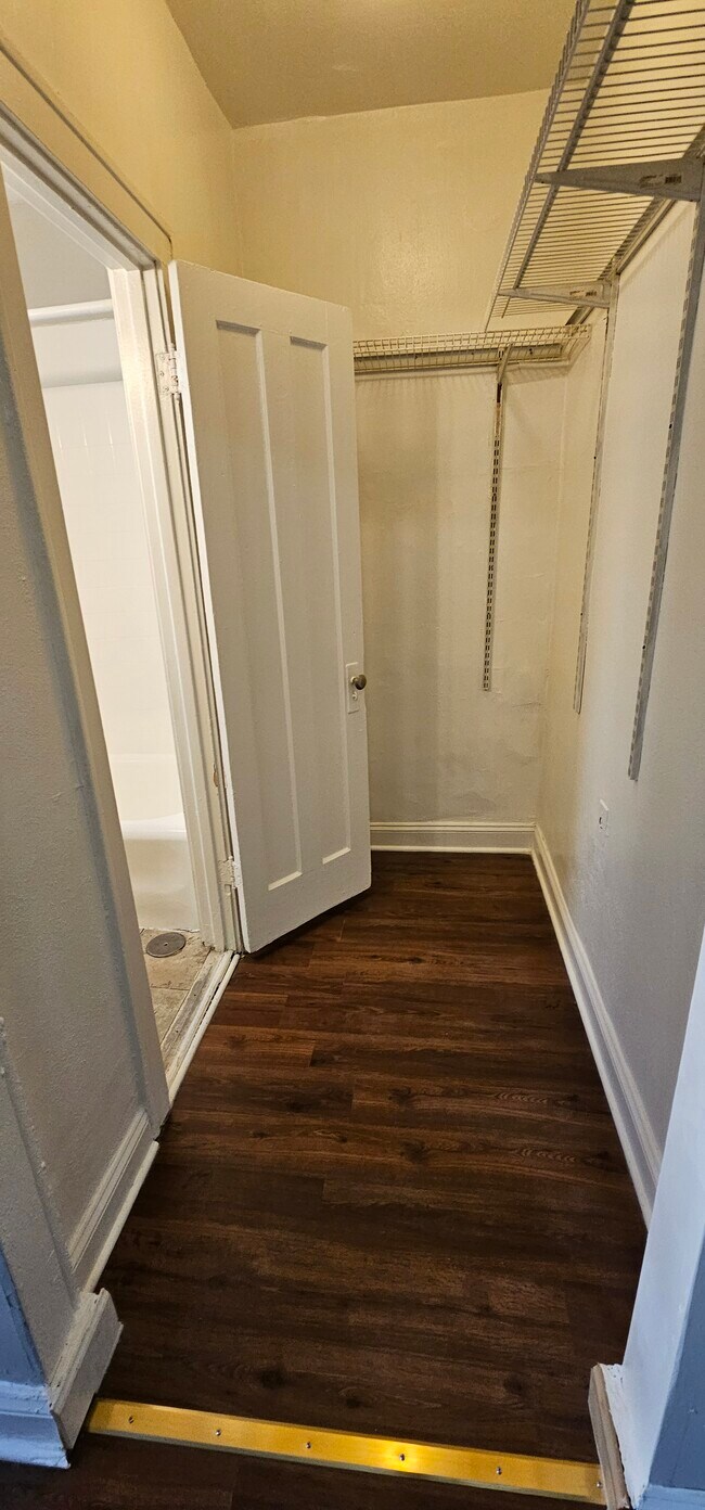 Photo - 656 W Sheridan Rd