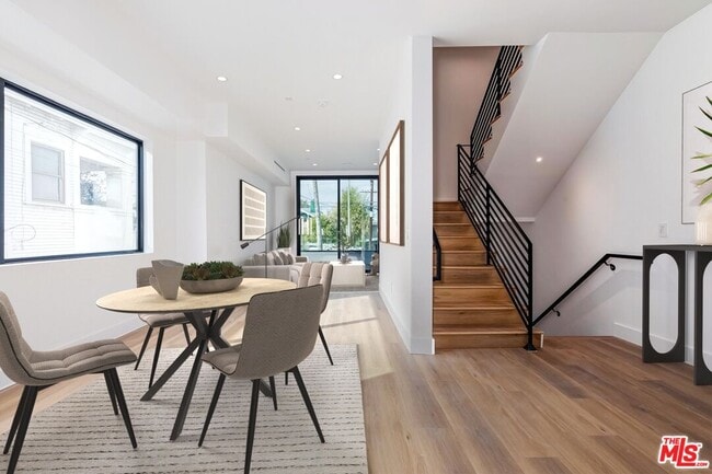 1436 Edgecliffe Dr Unit 103