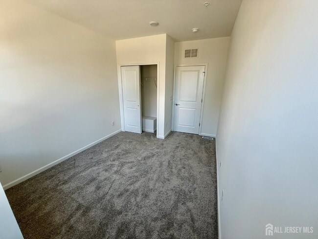 Photo - 400 Willow St