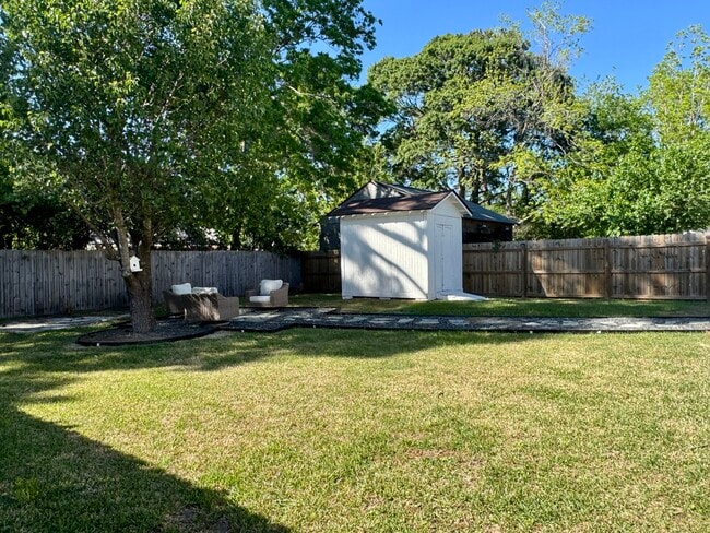 Photo - 814 Armsway St