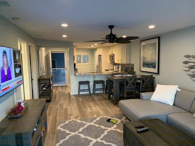 Photo - 610 Island Way Unit 206