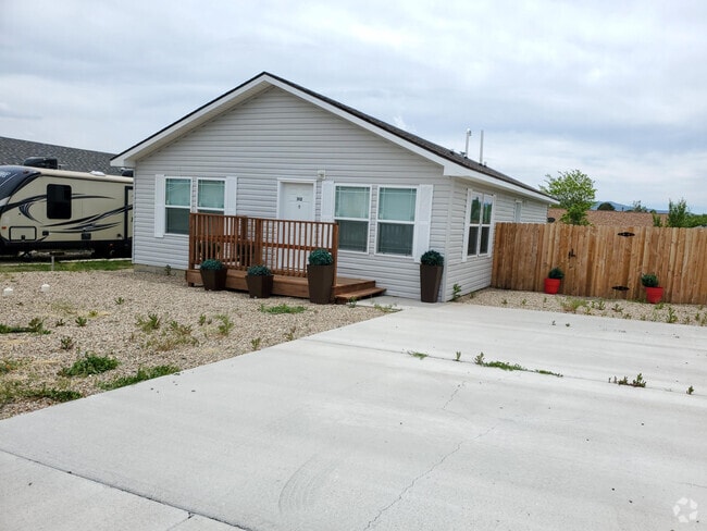 Building Photo - 312 Onandaga Ave Rental
