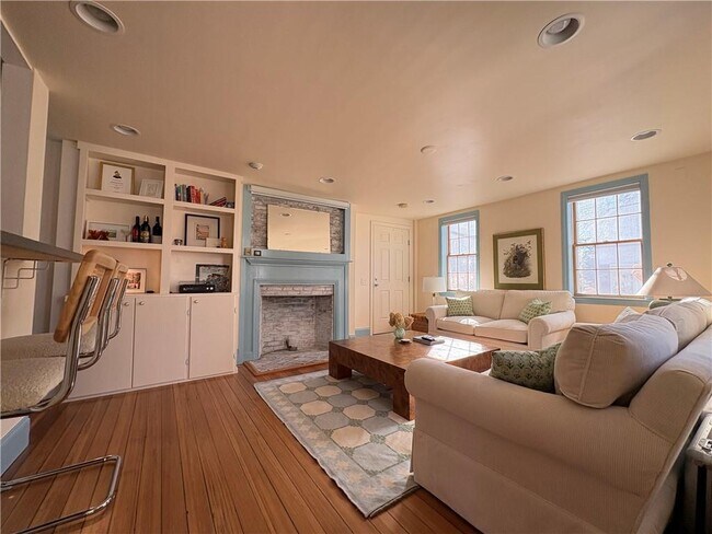 Photo - 22 Stockholm St Unidad 1