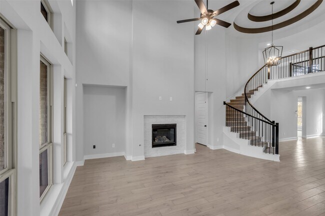 Photo - 215 Flower Moon Ct