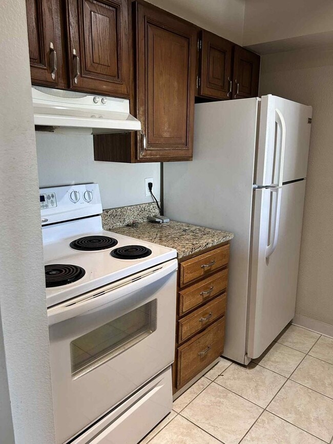 Building Photo - Breathtaking Mountain Views from the 10th ... Rental