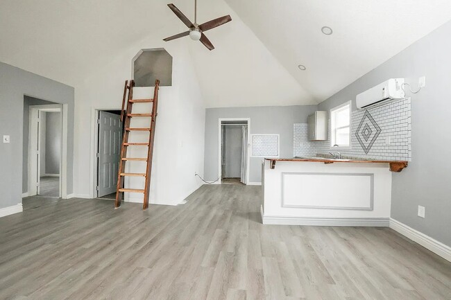 Photo - 305 Bass Ave