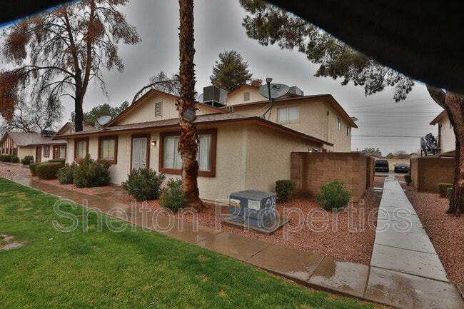 Photo - 860 E Brown Rd