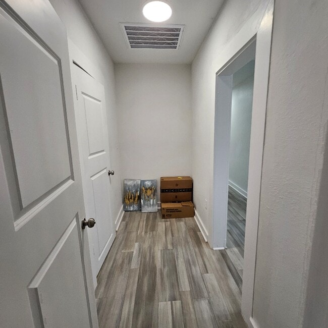 Photo - 1509 W Collin St