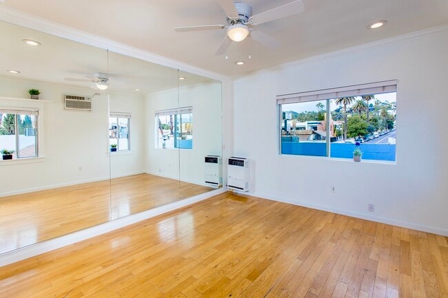 Photo - 1650 Winona Blvd Unidad 3