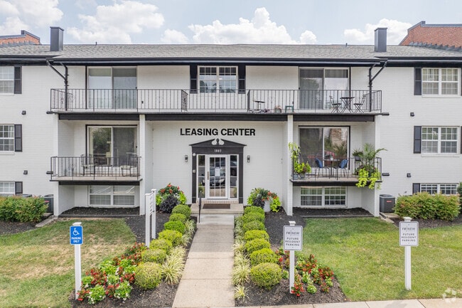 Building Photo - ReNew Parkville Rental