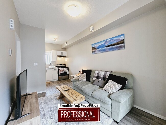 Photo - 6307 66 St