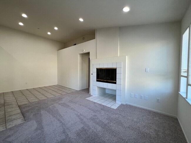Photo - Bright 2 Bedroom 2 Bath Condo Perfectly Lo...