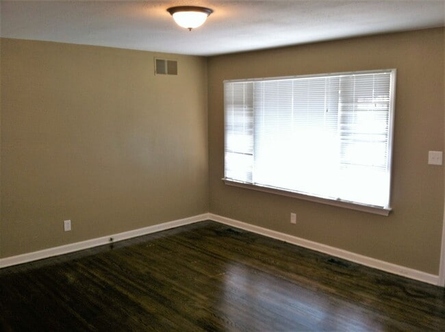 Photo - 3 bedroom, 1 bathroom for rent in Springfield