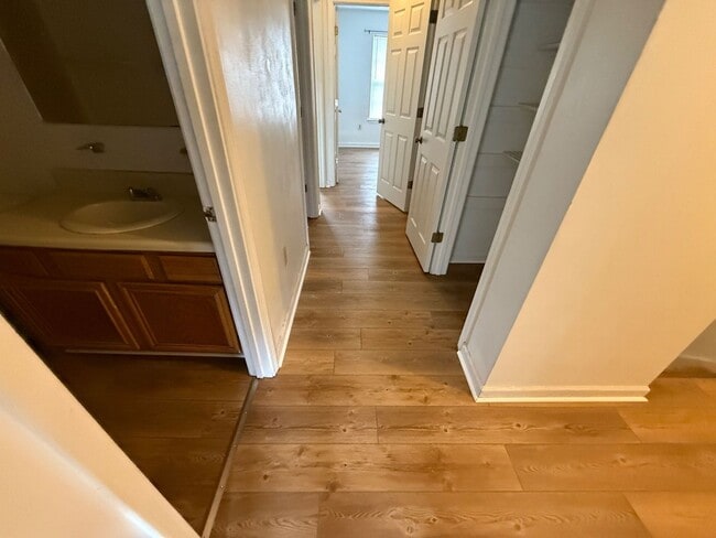 Photo - 858 Patrick Henry Dr