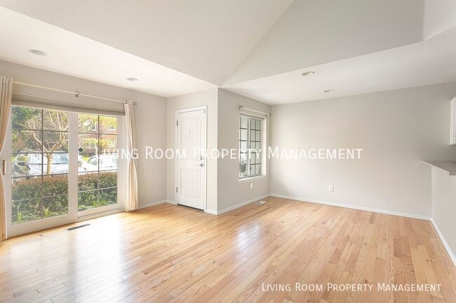 Photo - 1602 NE Glisan St