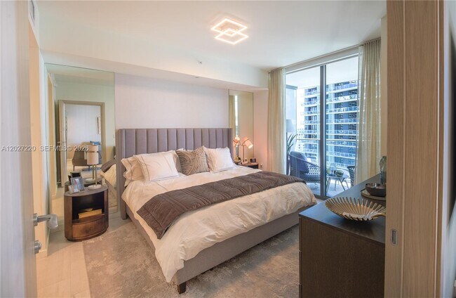 Photo - 1000 Brickell Plaza