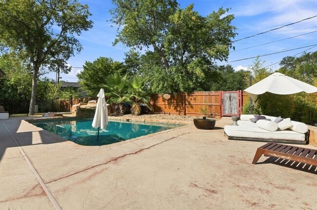 Photo - 6102 Cherrylawn Cir