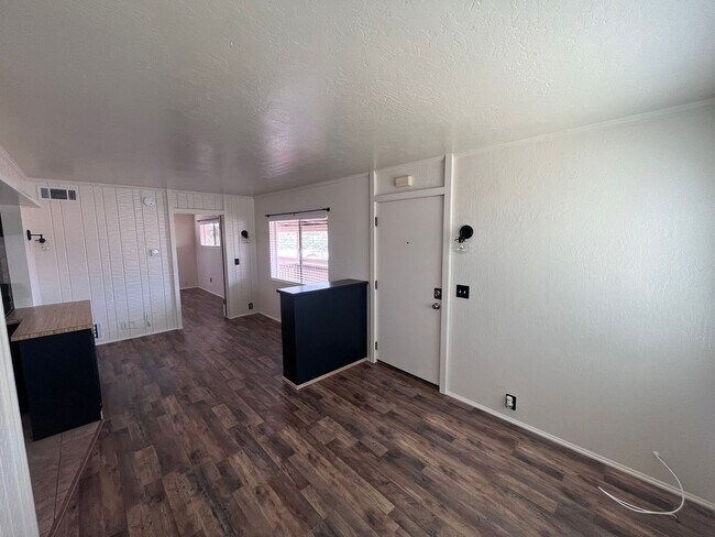 Photo - 705 Grapevine Rd Unit #B