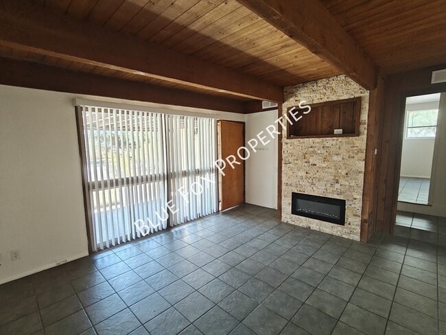 Photo - 275 E Norma Ln