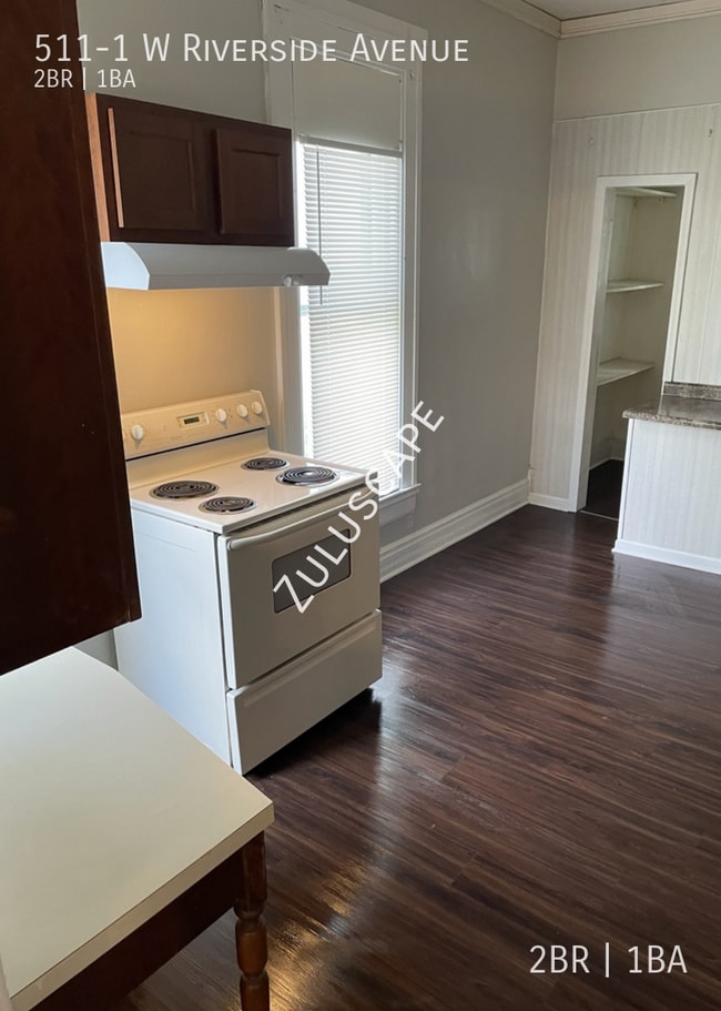 511-1 W Riverside Avenue-
