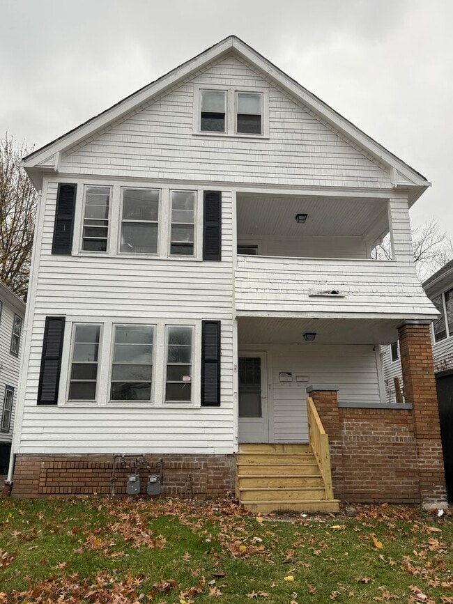 Building Photo - 18906 Ironwood Ave Unit DN