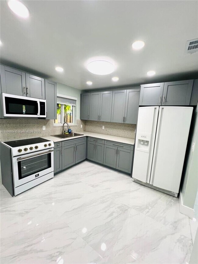 Photo - 10370 SW 174th Terrace
