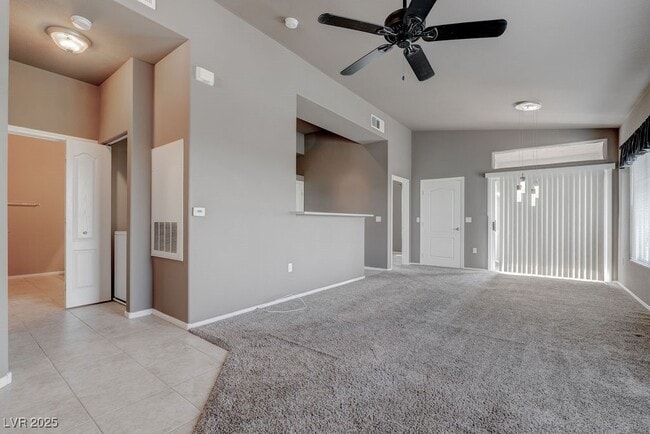 Building Photo - 2305 W Horizon Ridge Pkwy Unit 223 Rental