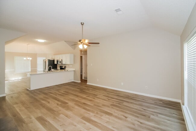 160 Garden View Dr