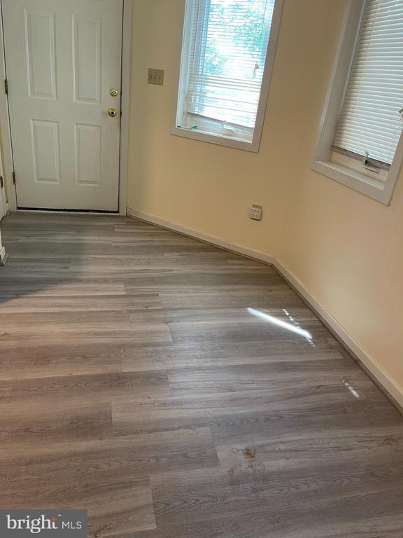 Photo - 325 Chickory Way