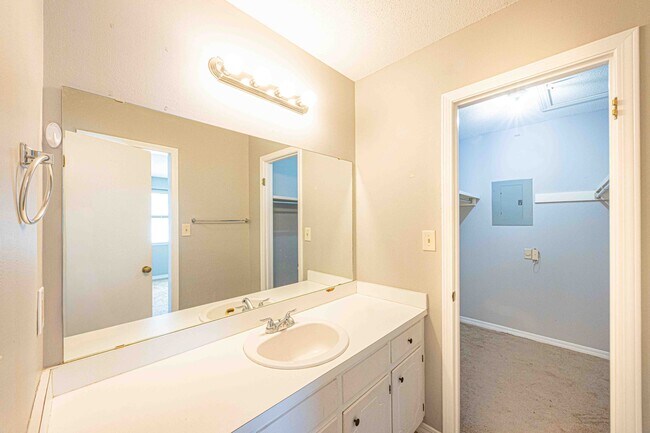 Photo - 500 Grant St