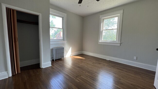 Photo - 330 Stafford St