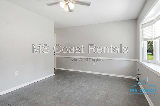 Photo - 105 N Ida Ln