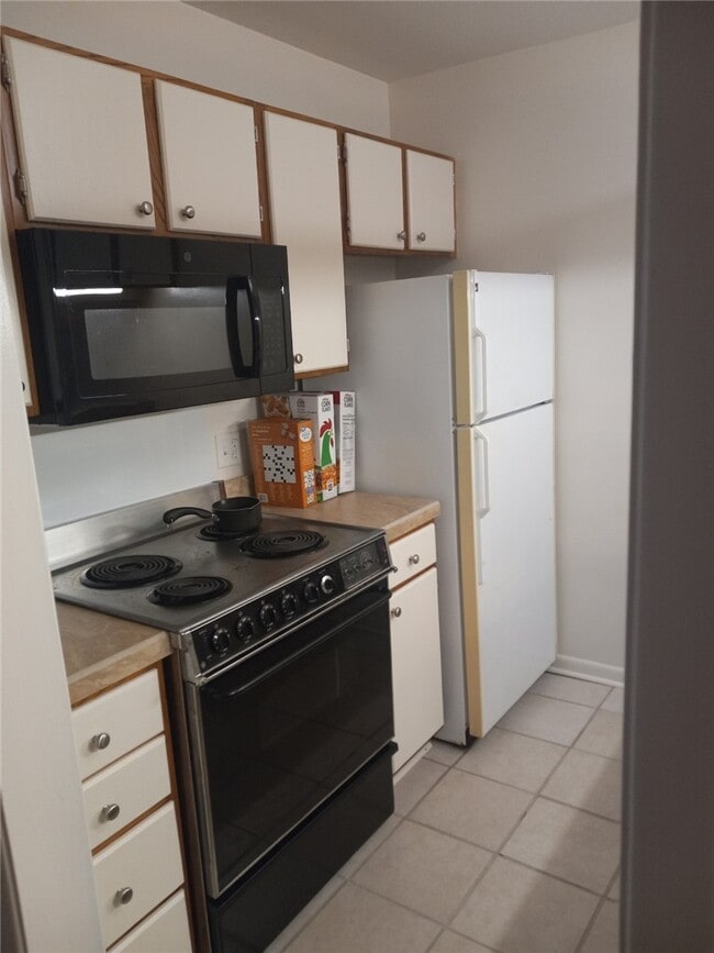 220 Elm St
