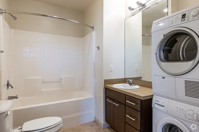 2BR, 1BA - 975 SF