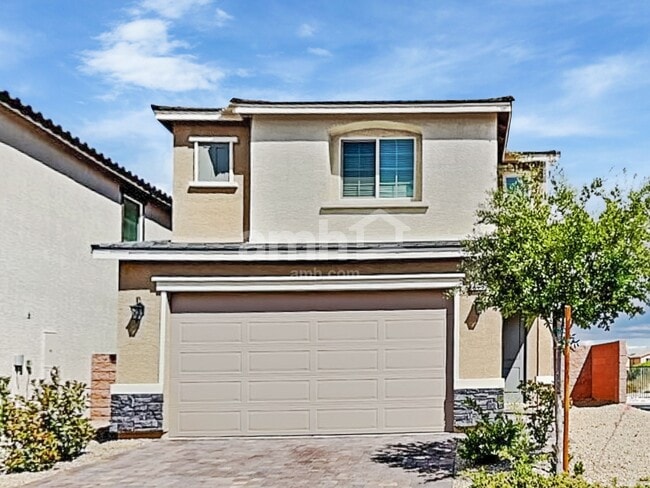 Building Photo - 872 Longwood Gdns St