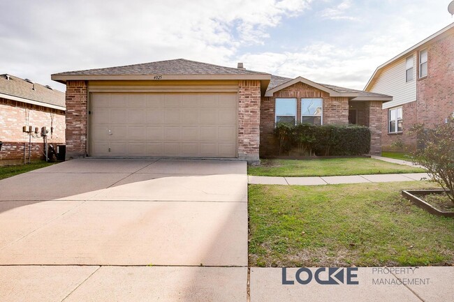 Beautifully Updated 3 Bed, 2 Bath Home wit... - Beautifully Updated 3 Bed, 2 Bath Home wit...