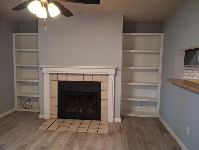 Photo - 2807 W Slaughter Ln